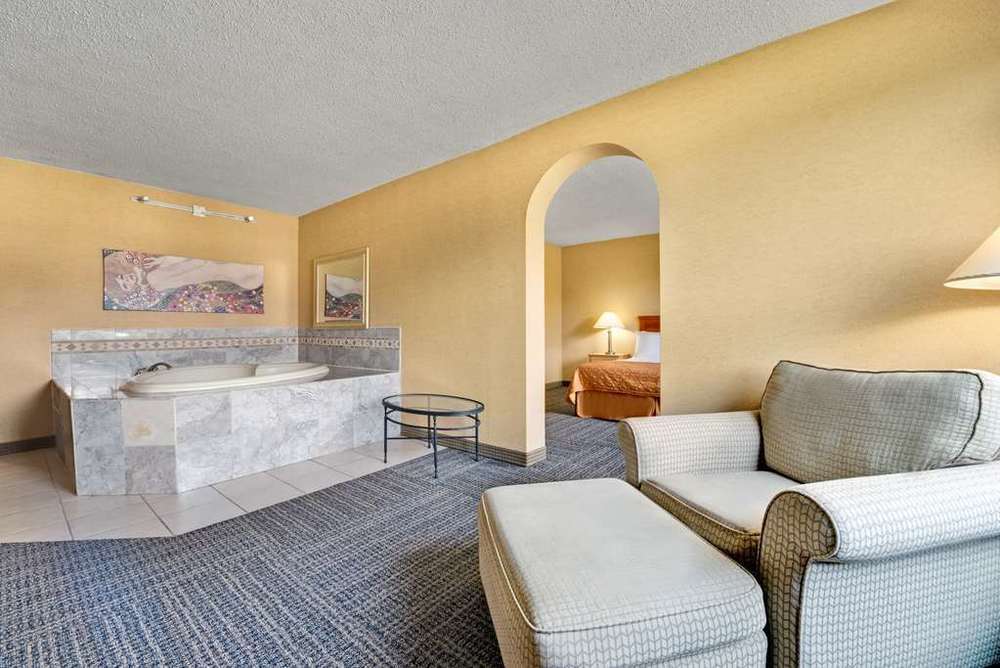 Clarion Hotel Park Central Dallas Bilik gambar